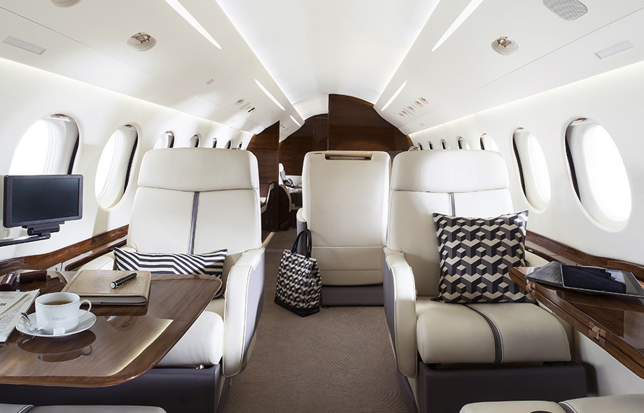 Dassault Falcon 7X Wide body cabin